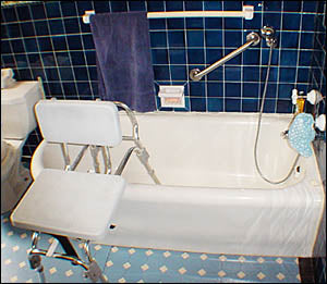 Sliding Swivel Transfer Bath Bench (Select Options) – Accessible